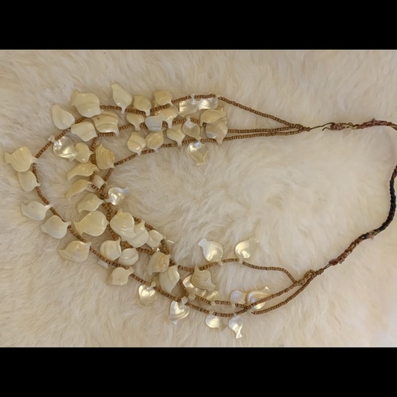 Handcrafted | Triple Strand Shell Necklace. - Picture 9 of 11